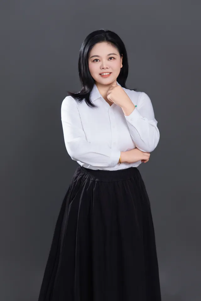 谭凤宇老师形象照