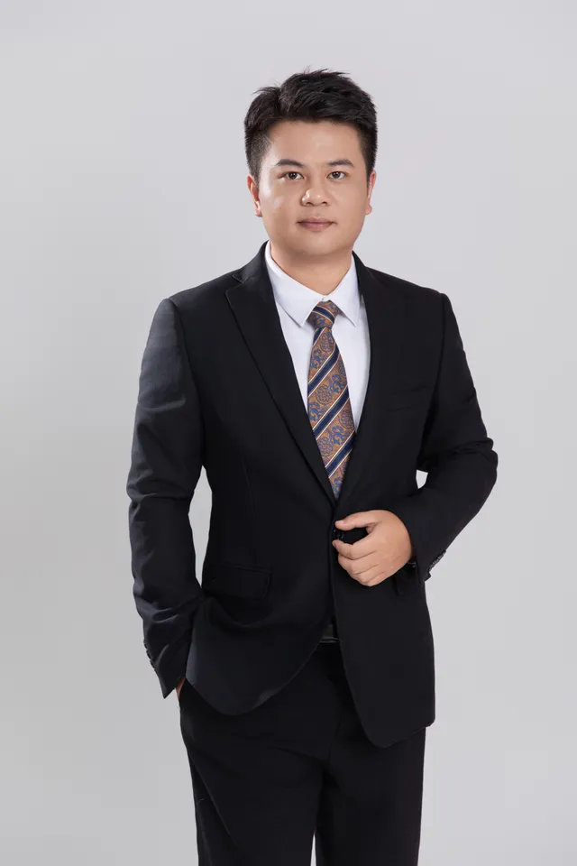 杨朋皓老师形象照